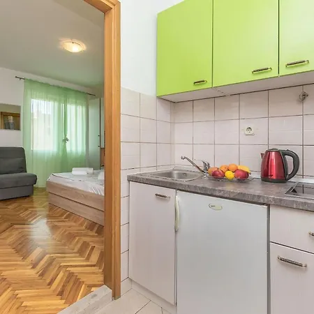 Apartments And Room Nevenka Makarska Zimmer foto